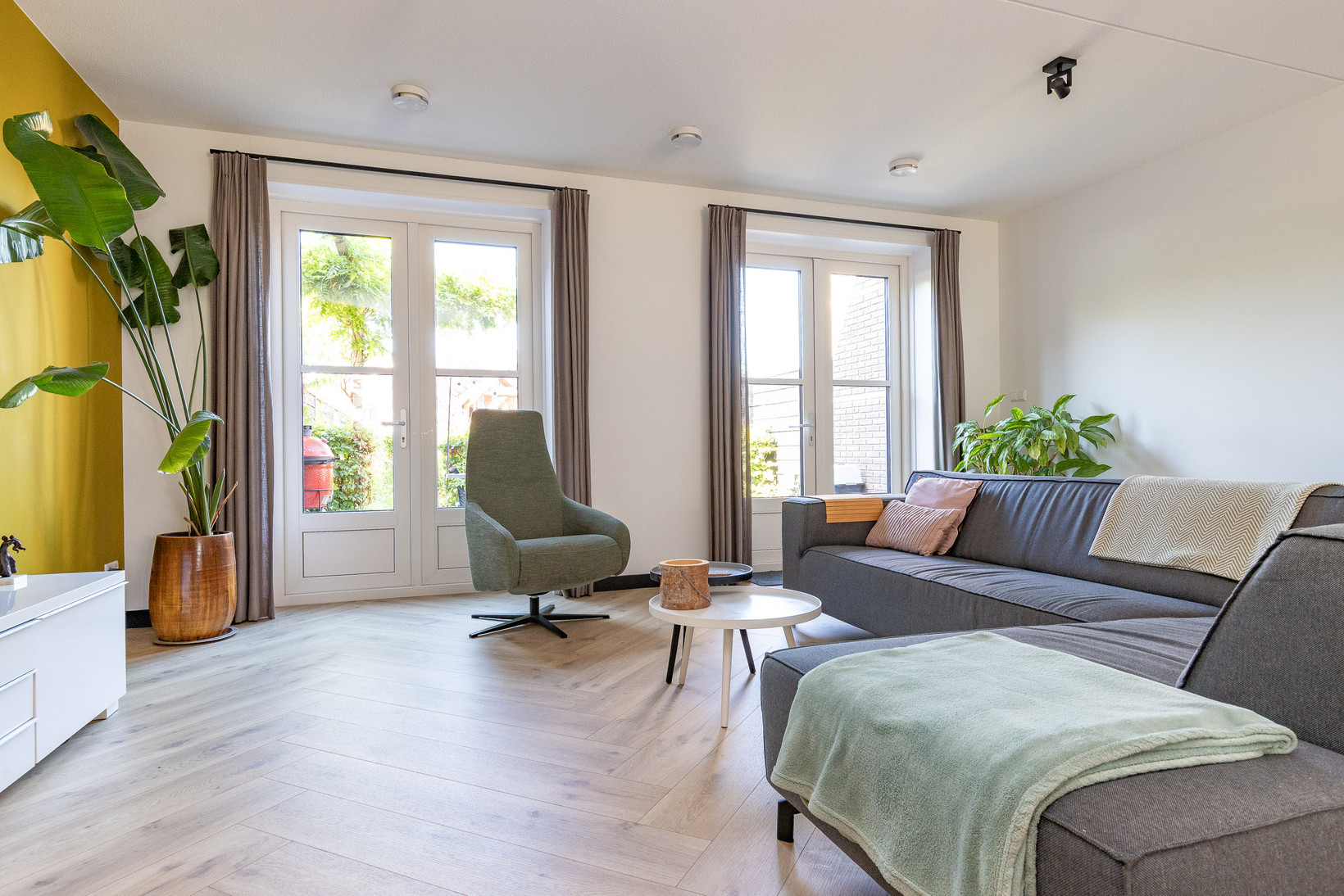 Tussenwoning te koop: Hoofdweg 1289, Nieuw-Vennep