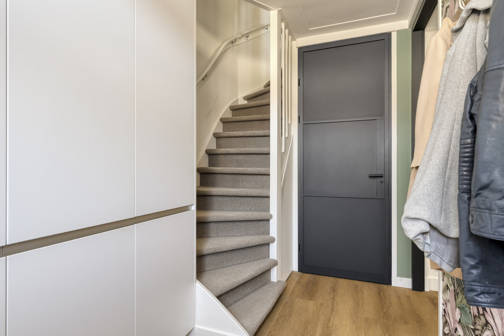 Tussenwoning te koop: Adingmoor 8, Nieuw-Vennep