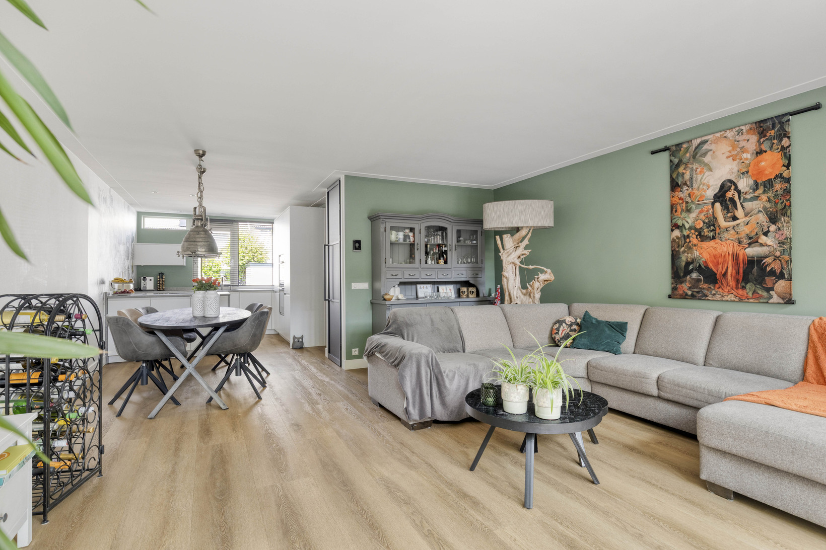 Tussenwoning te koop: Adingmoor 8, Nieuw-Vennep