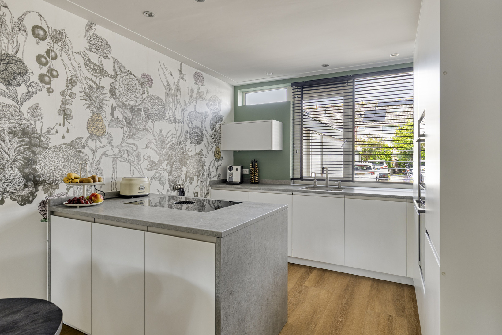 Tussenwoning te koop: Adingmoor 8, Nieuw-Vennep