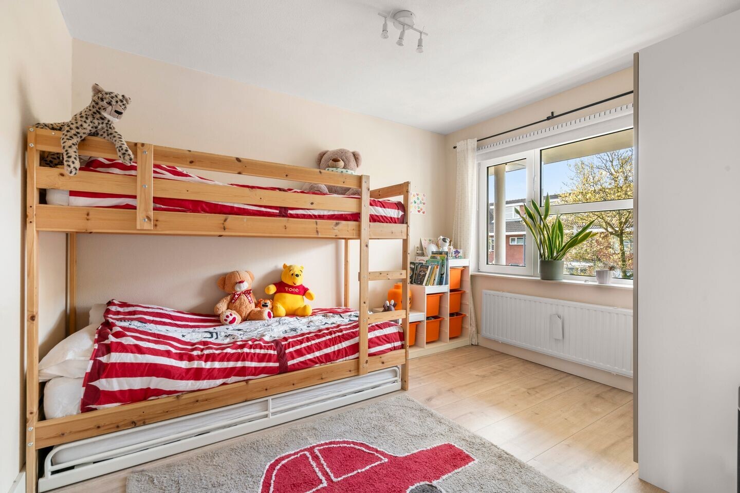 Tussenwoning te koop: Figarolaan 45, Nieuw-Vennep