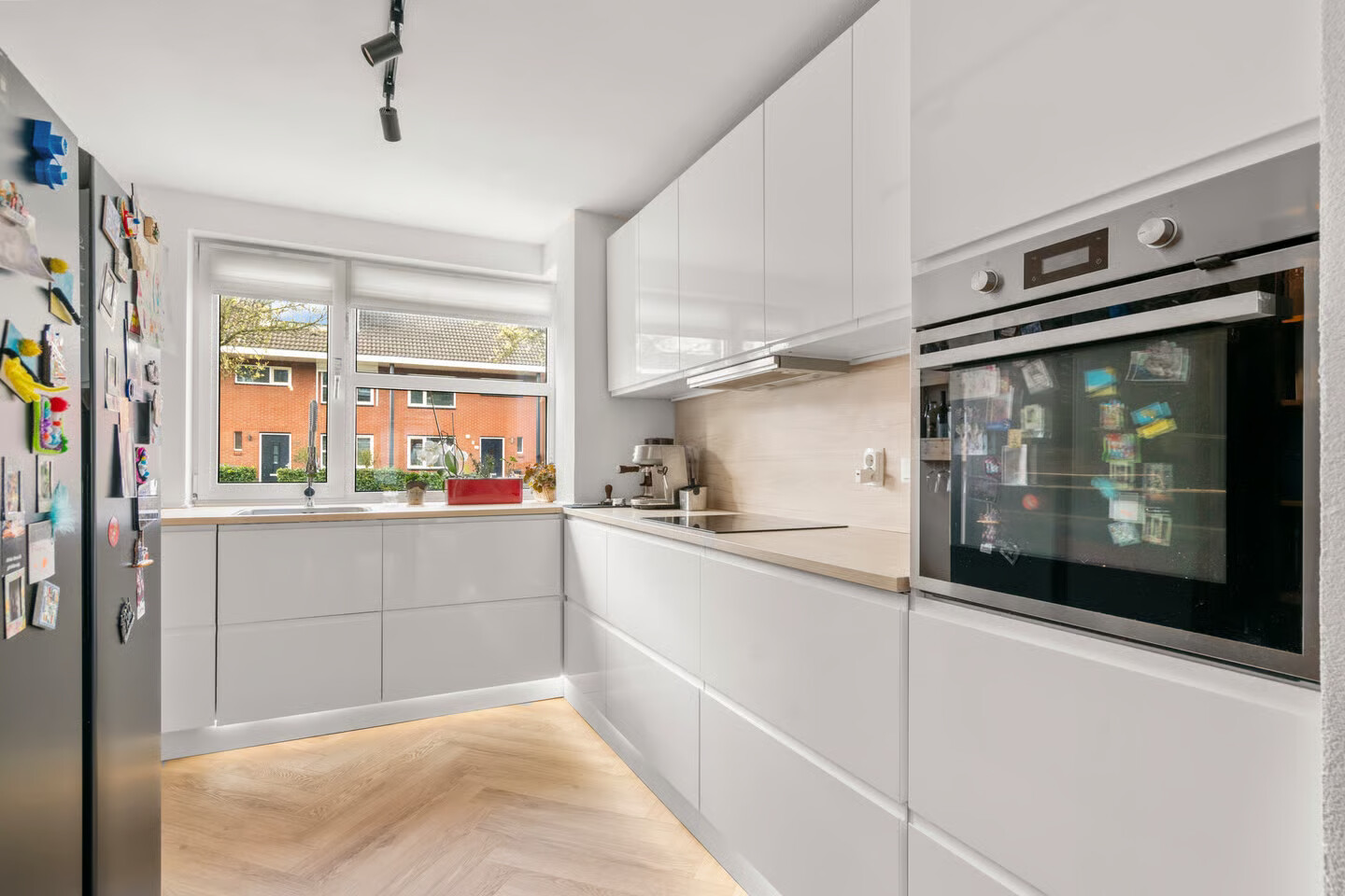Tussenwoning te koop: Figarolaan 45, Nieuw-Vennep