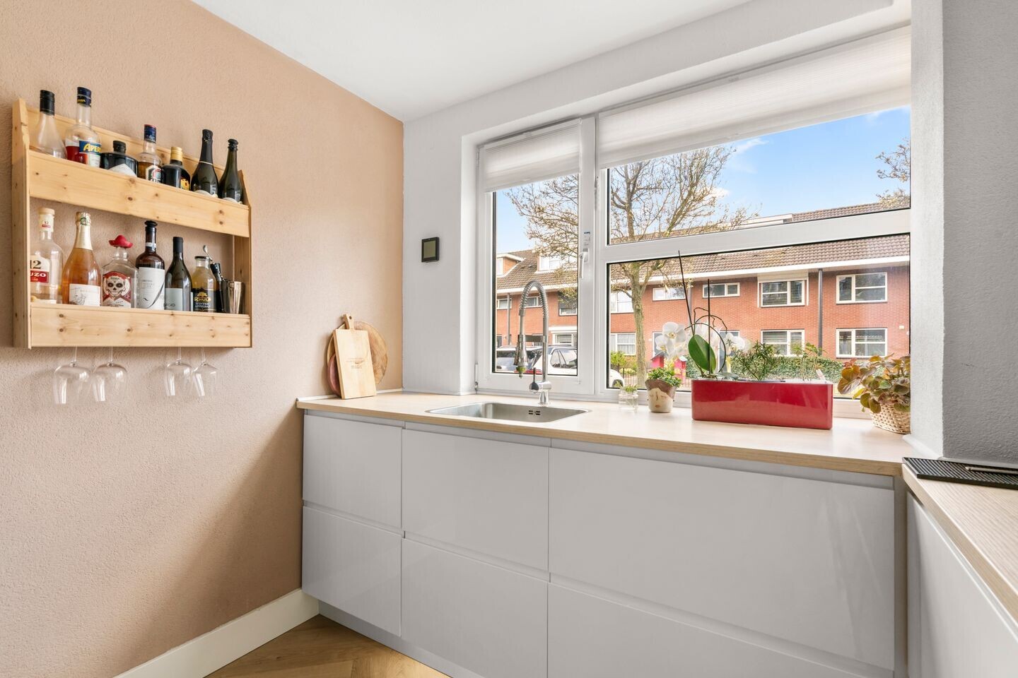 Tussenwoning te koop: Figarolaan 45, Nieuw-Vennep