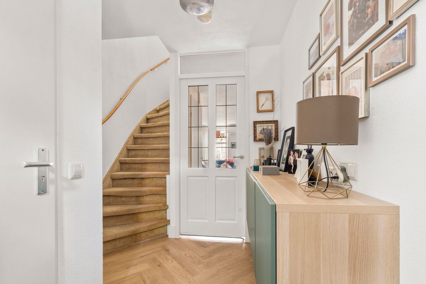 Tussenwoning te koop: Figarolaan 45, Nieuw-Vennep