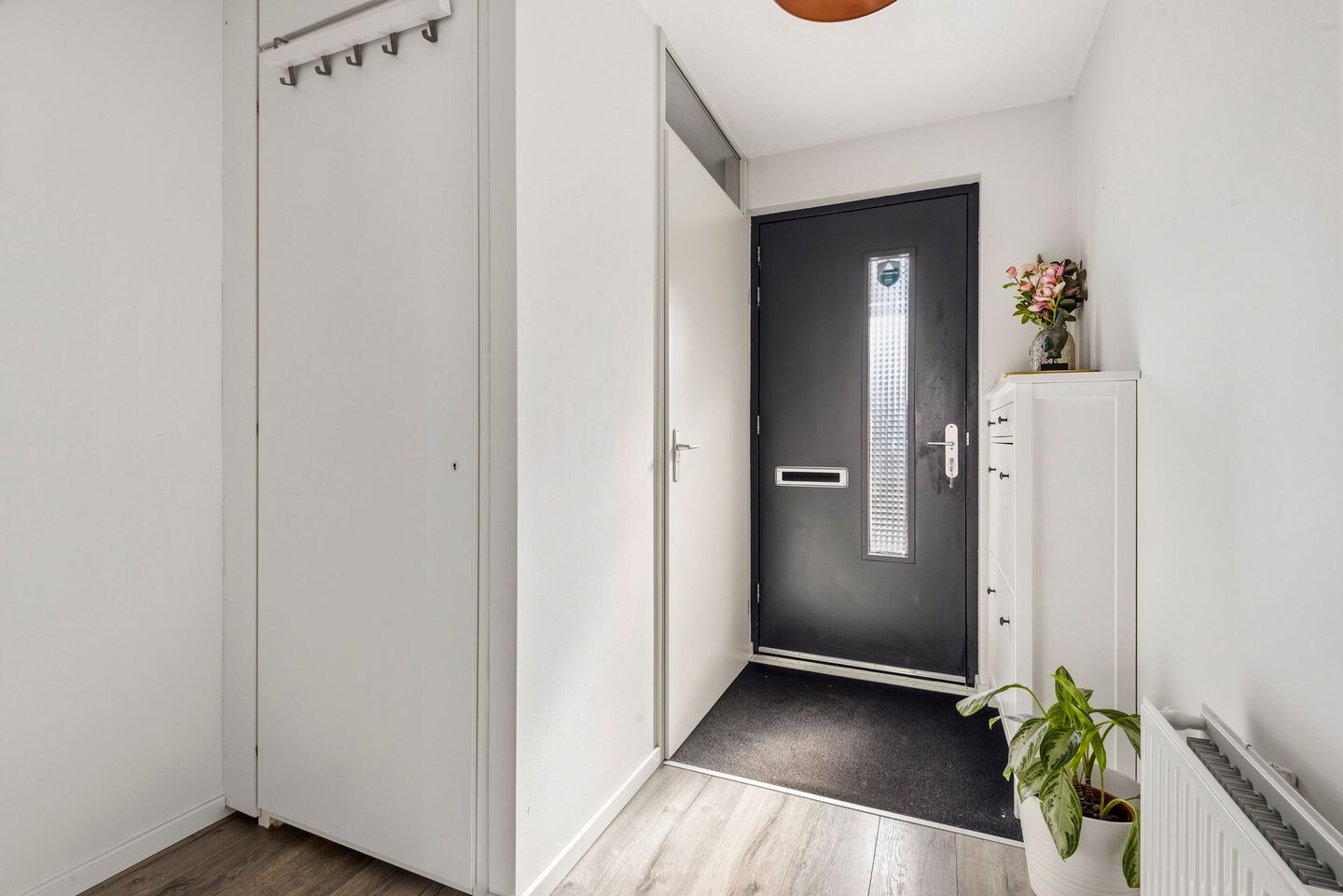 Tussenwoning te koop: Warwijcksepoort 30, Nieuw-Vennep