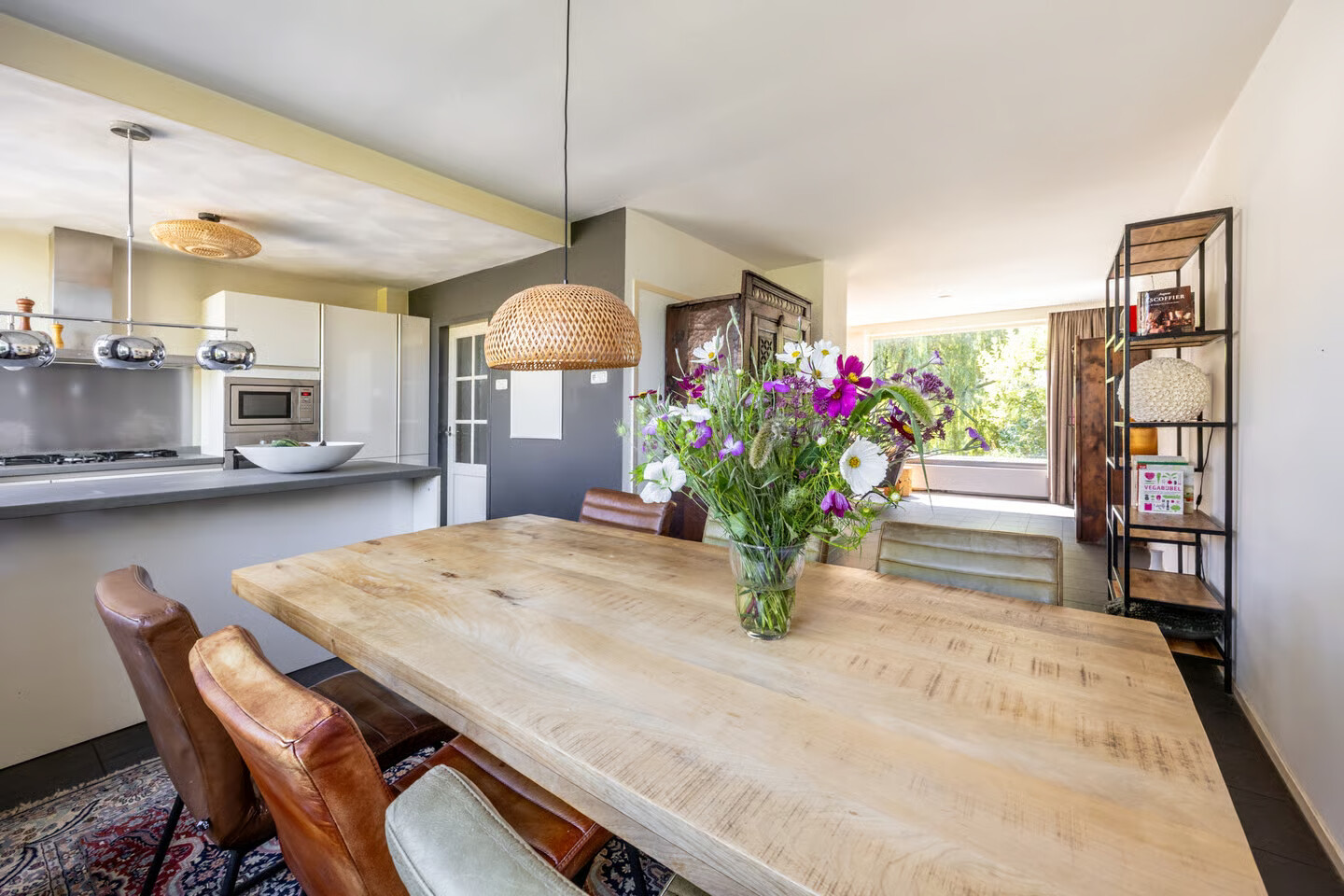 Tussenwoning te koop: Weegbreestraat 34, Nieuw-Vennep