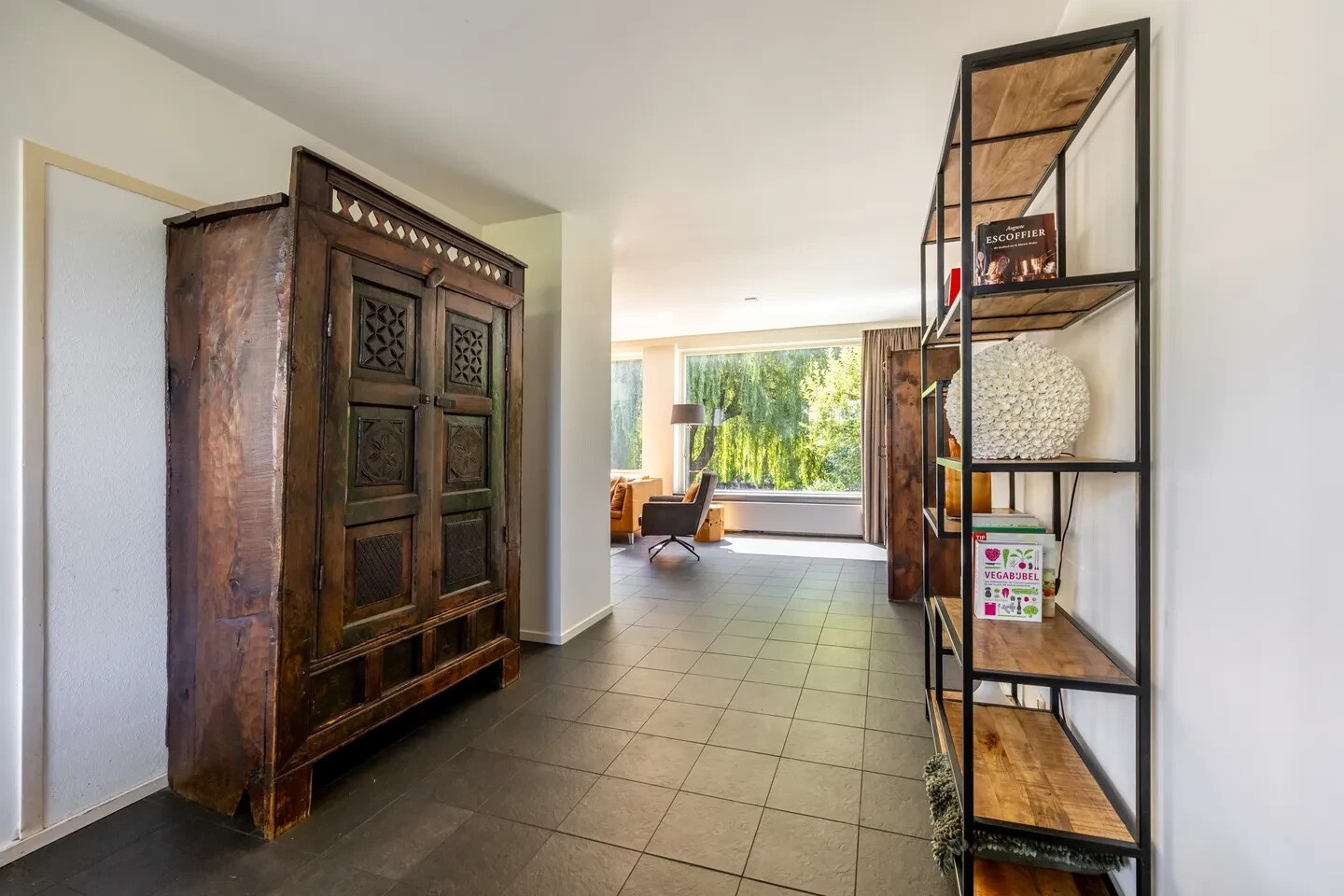 Tussenwoning te koop: Weegbreestraat 34, Nieuw-Vennep