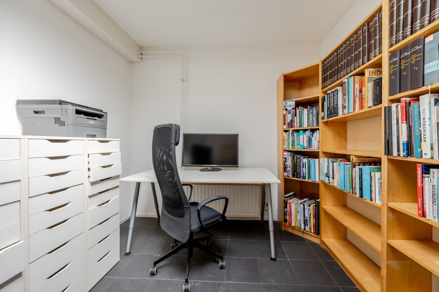 Tussenwoning te koop: Weegbreestraat 34, Nieuw-Vennep
