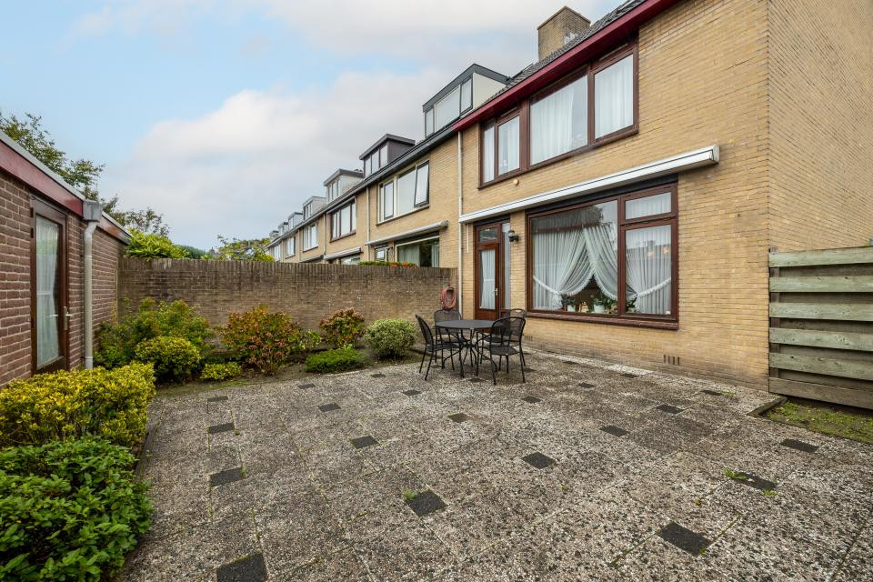 Hoekwoning te koop: van Ostadestraat 48, Lisse