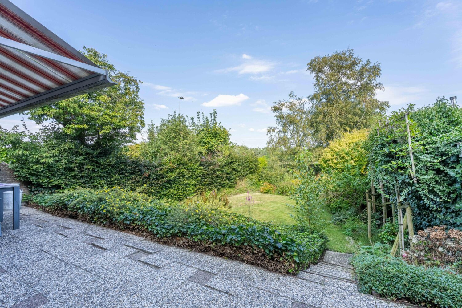 Hoekwoning te koop: Hillegommerdijk 76, Lisserbroek