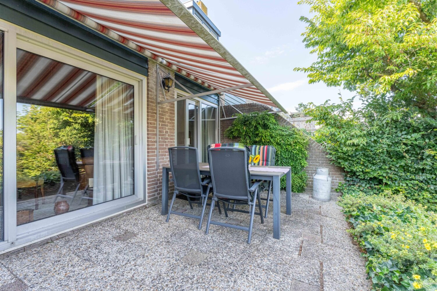Hoekwoning te koop: Hillegommerdijk 76, Lisserbroek