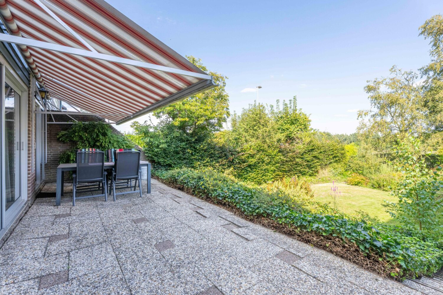 Hoekwoning te koop: Hillegommerdijk 76, Lisserbroek