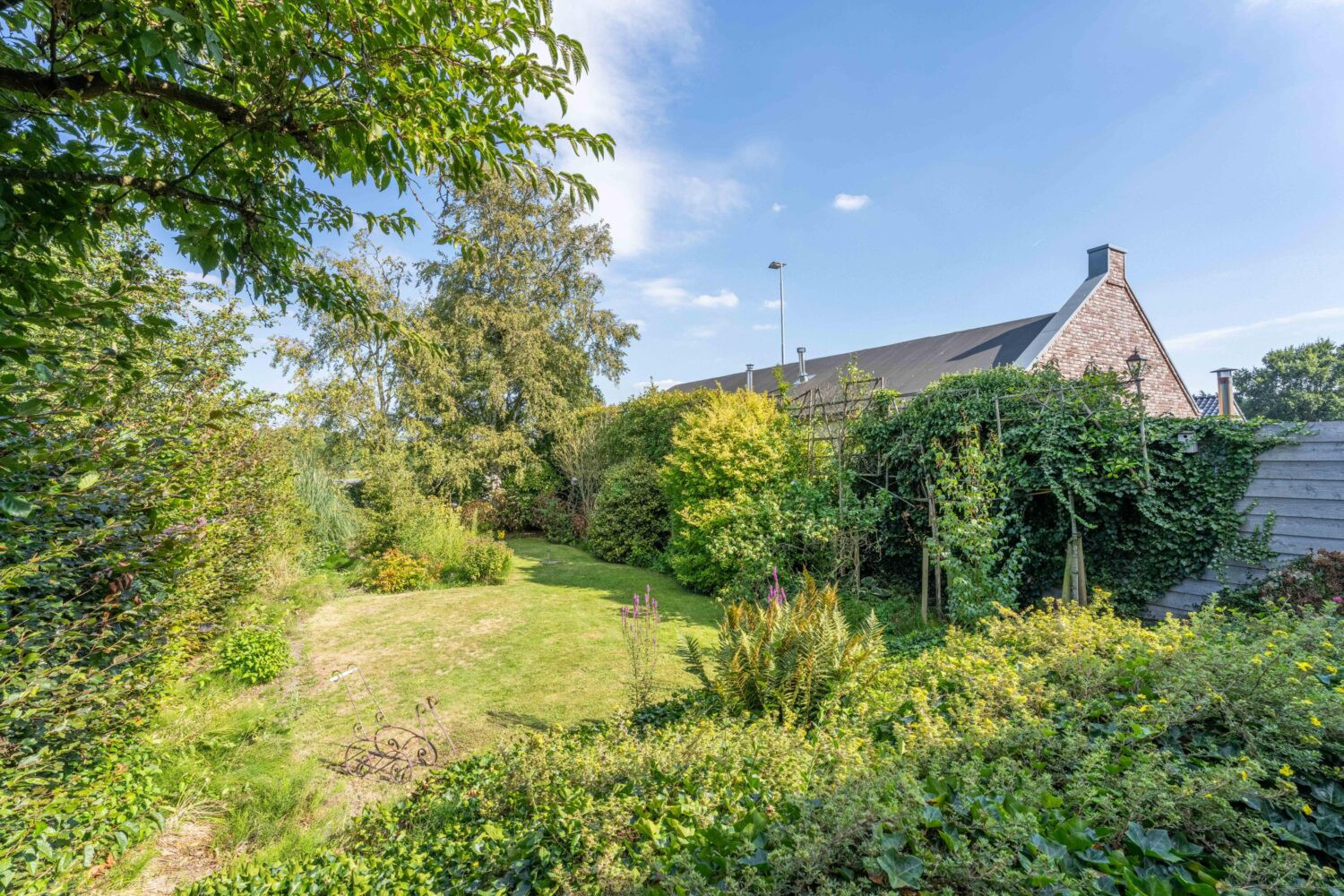 Hoekwoning te koop: Hillegommerdijk 76, Lisserbroek
