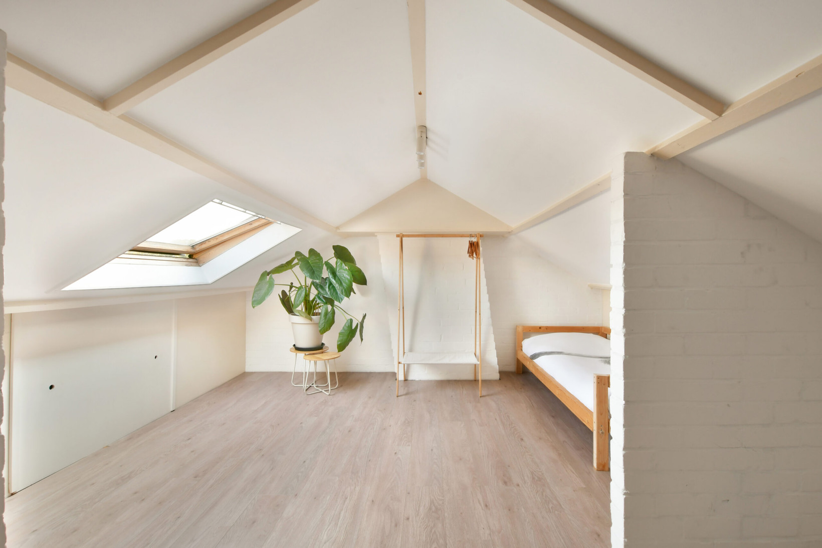 Tussenwoning te koop: Wilgenlaan 30, Sassenheim