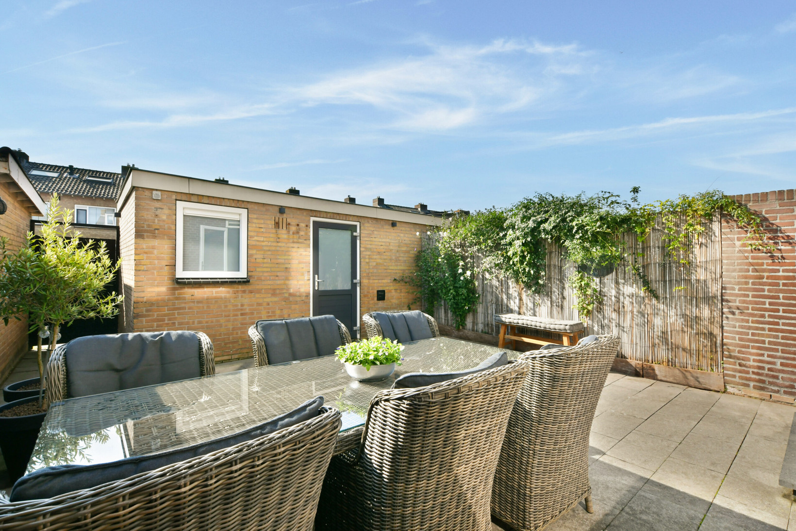 Tussenwoning te koop: Wilgenlaan 30, Sassenheim