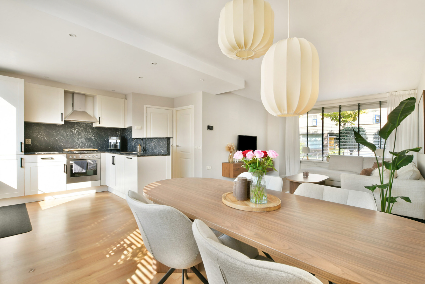 Tussenwoning te koop: Wilgenlaan 30, Sassenheim