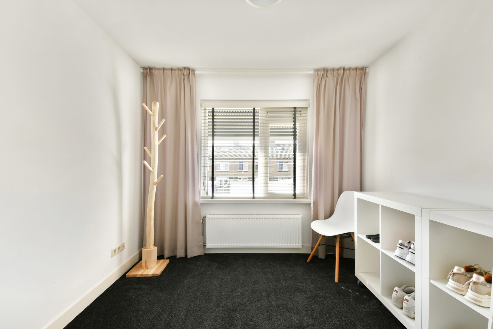 Tussenwoning te koop: Wilgenlaan 30, Sassenheim