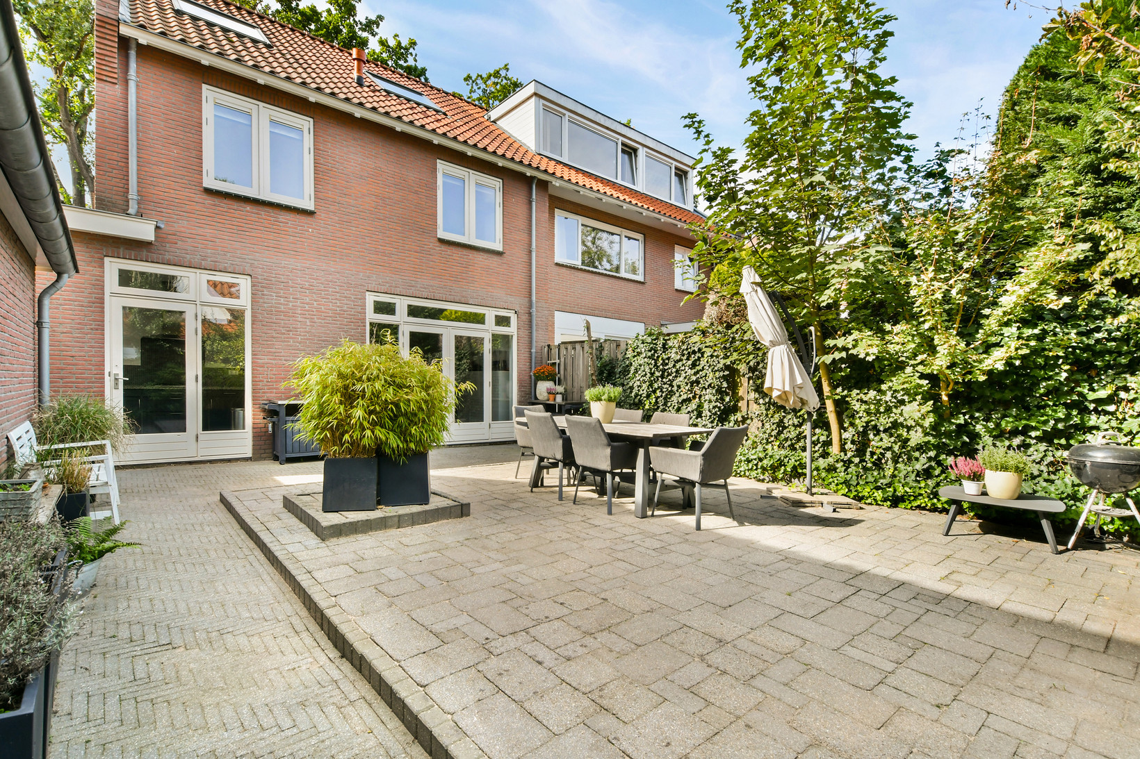 Twee-onder-één-kap te koop: Vijverlaan 6, Sassenheim