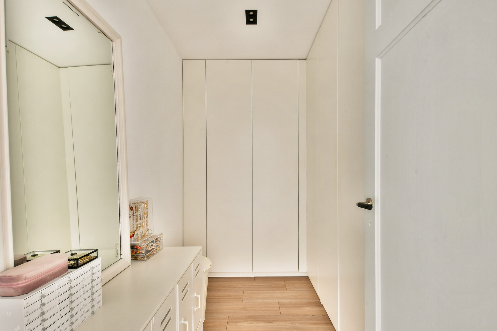 Twee-onder-één-kap te koop: Vijverlaan 6, Sassenheim