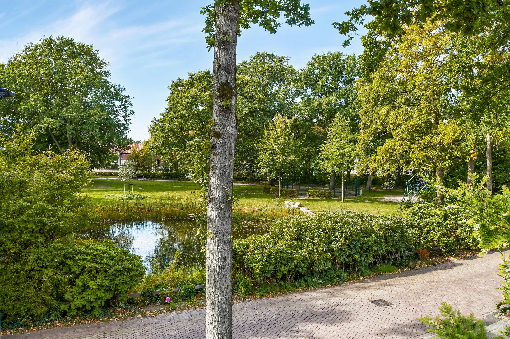 Twee-onder-één-kap te koop: Vijverlaan 6, Sassenheim