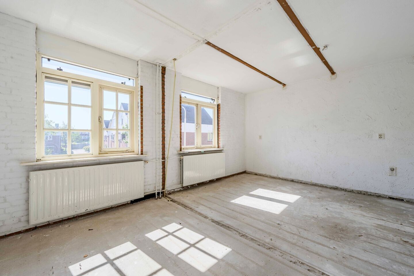 Tussenwoning te koop: Hoekstraat 19, Sassenheim