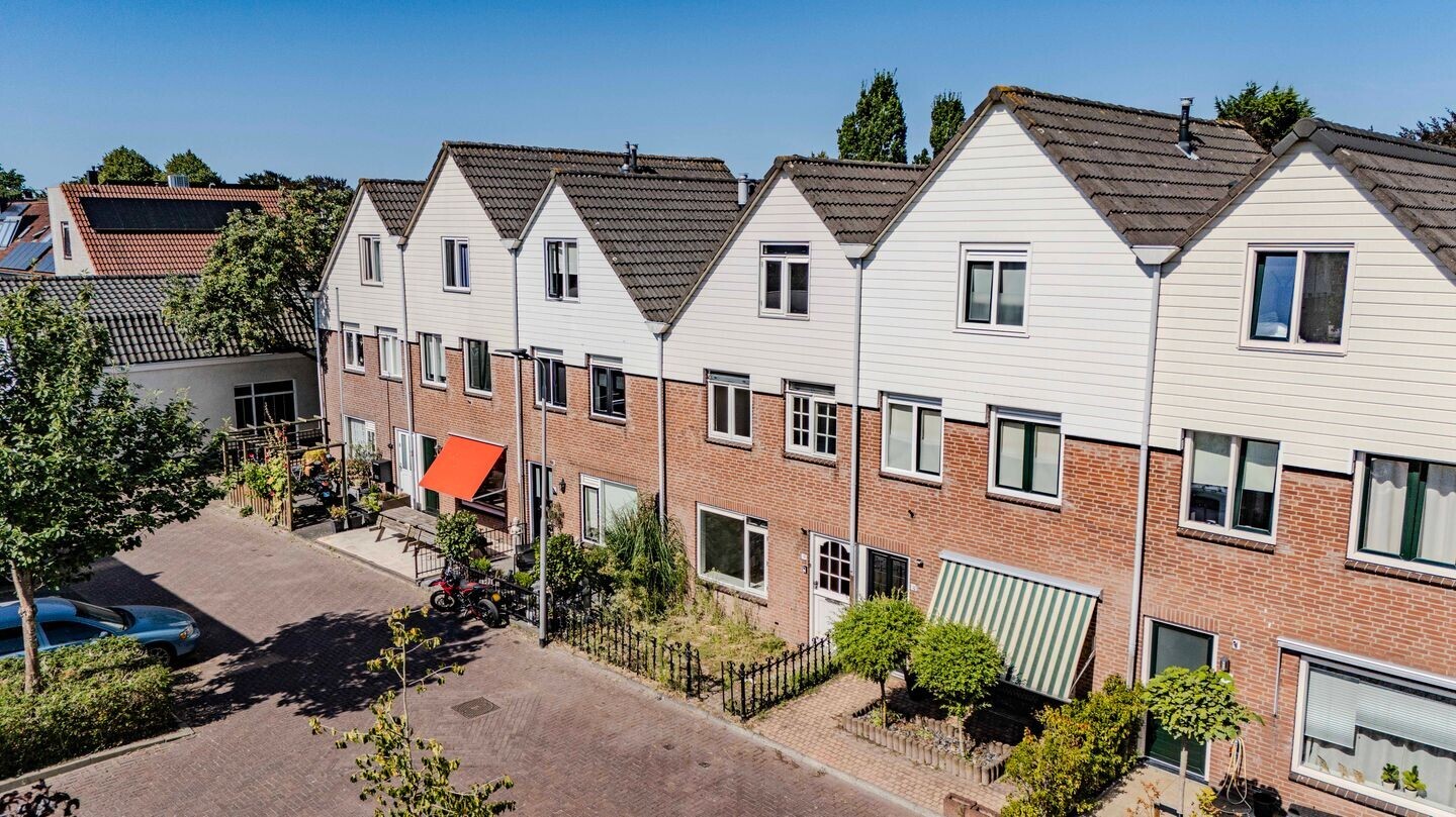 Tussenwoning te koop: Hoekstraat 19, Sassenheim