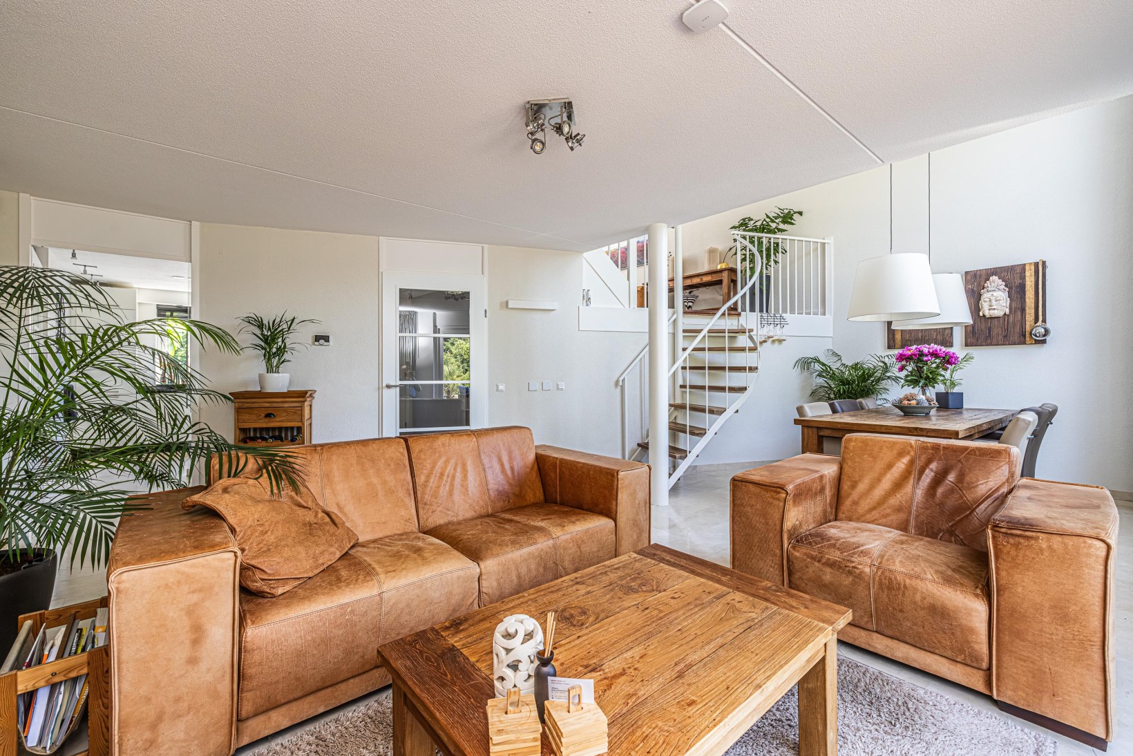 Tussenwoning te koop: Hofzicht 10, Hillegom