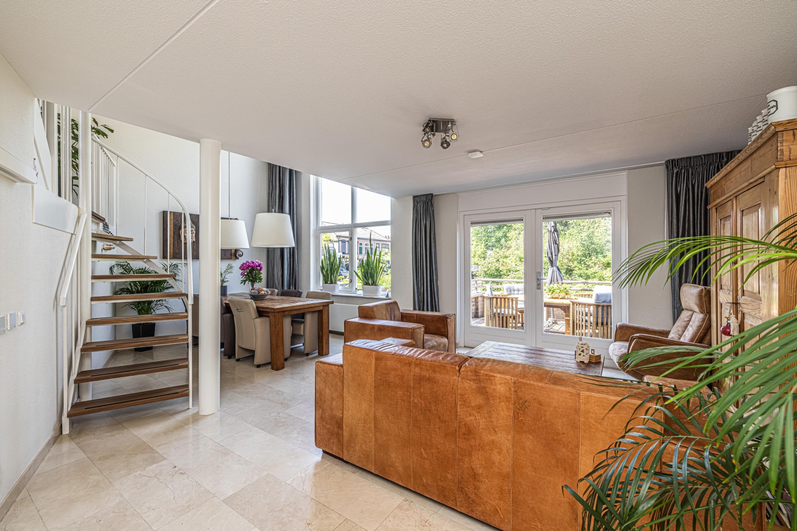 Tussenwoning te koop: Hofzicht 10, Hillegom