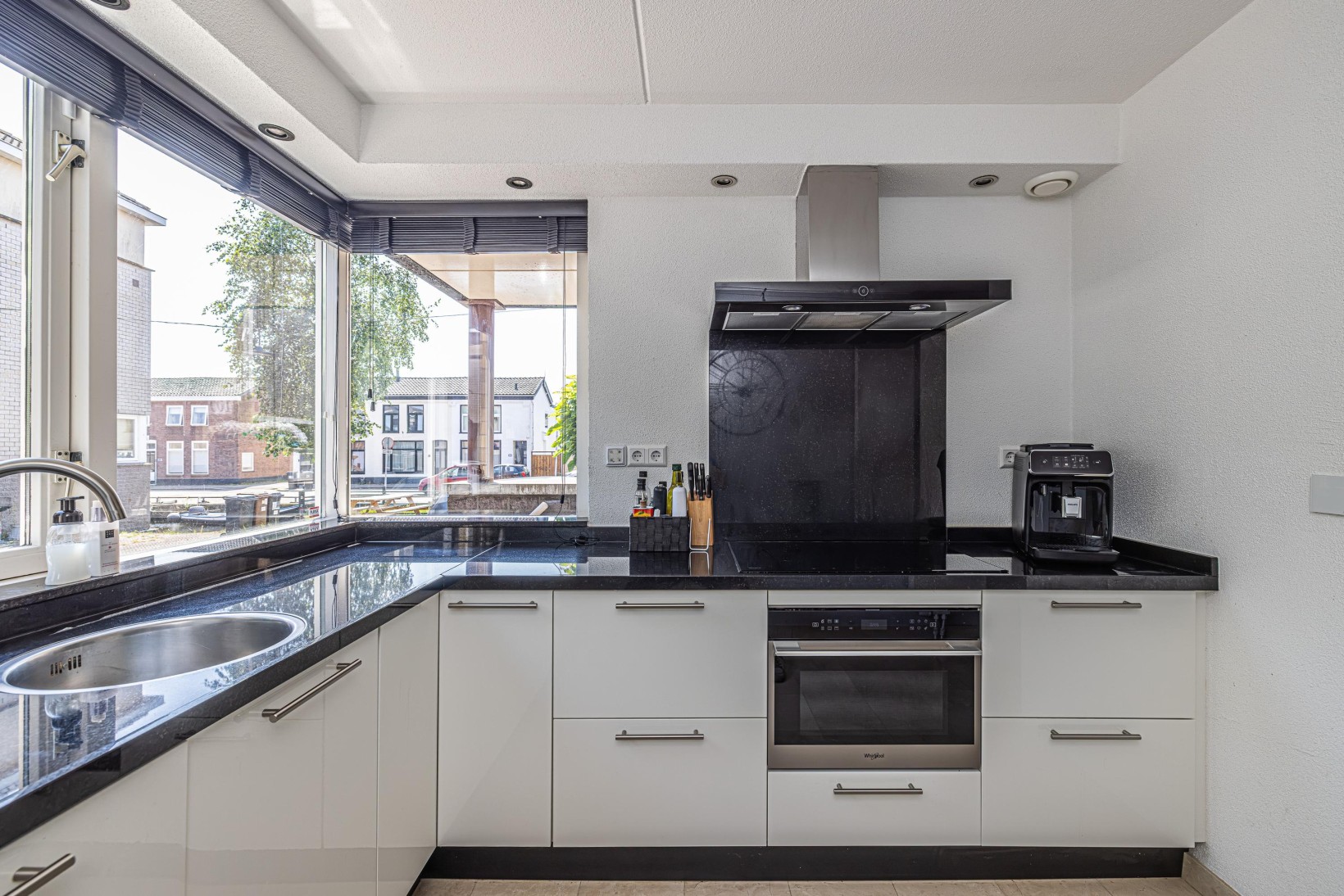 Tussenwoning te koop: Hofzicht 10, Hillegom