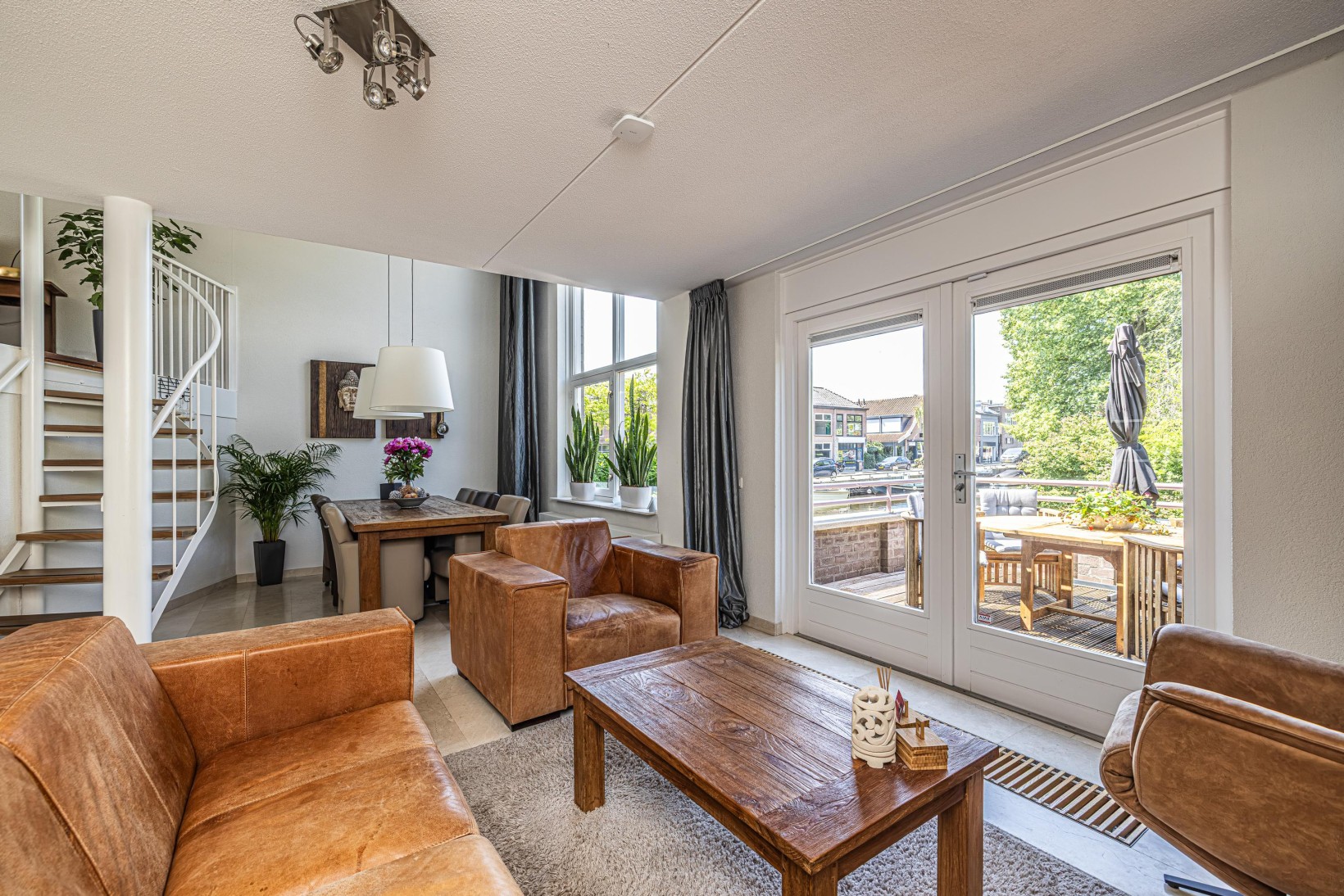 Tussenwoning te koop: Hofzicht 10, Hillegom