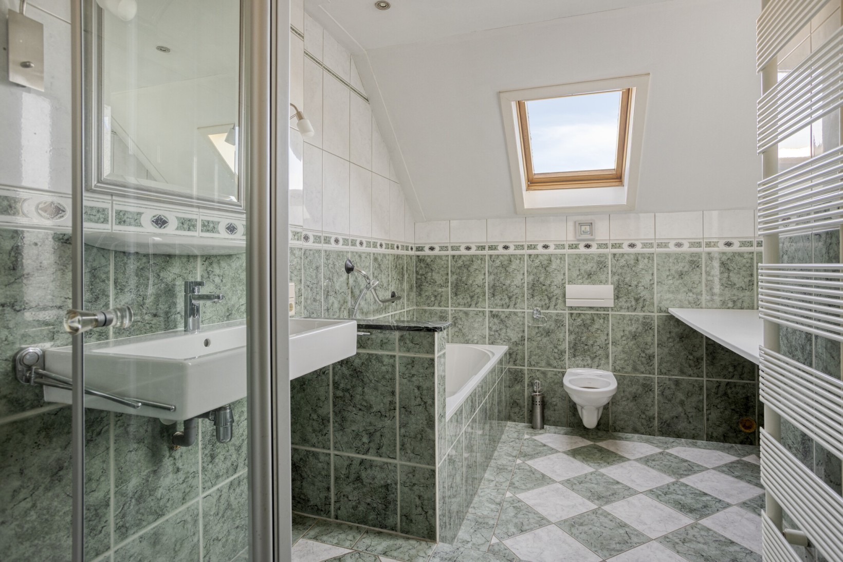 Tussenwoning te koop: Vosselaan 9, Hillegom