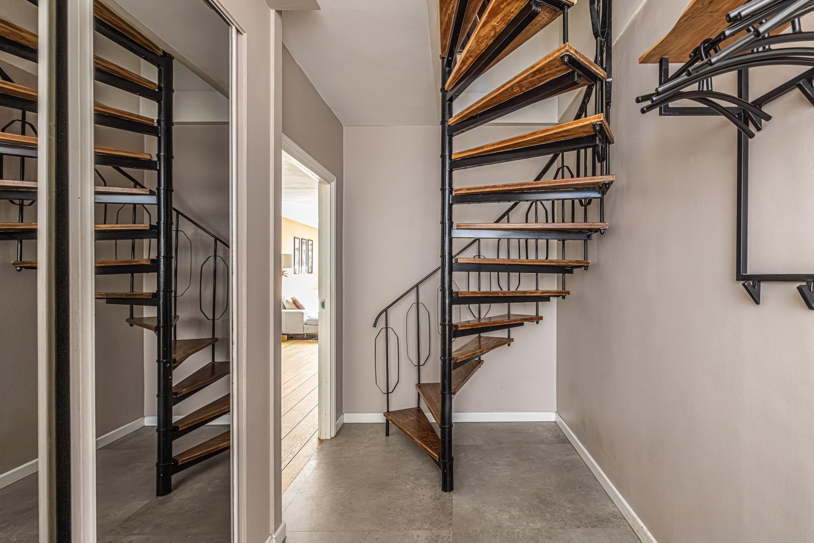 Tussenwoning te koop: Weeresteinstraat 38, Hillegom