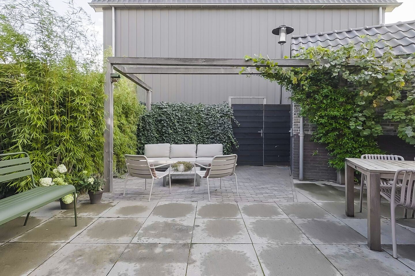 Hoekwoning te koop: Meeroever 21, Hillegom