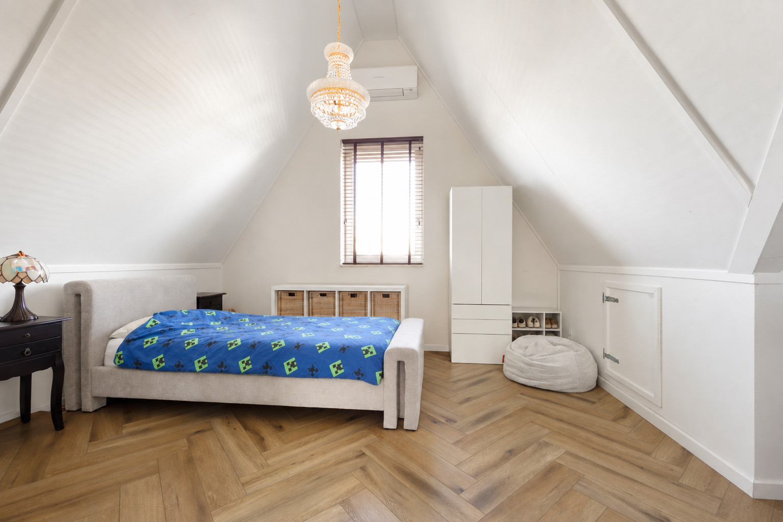 Hoekwoning te koop: Meeroever 22, Hillegom