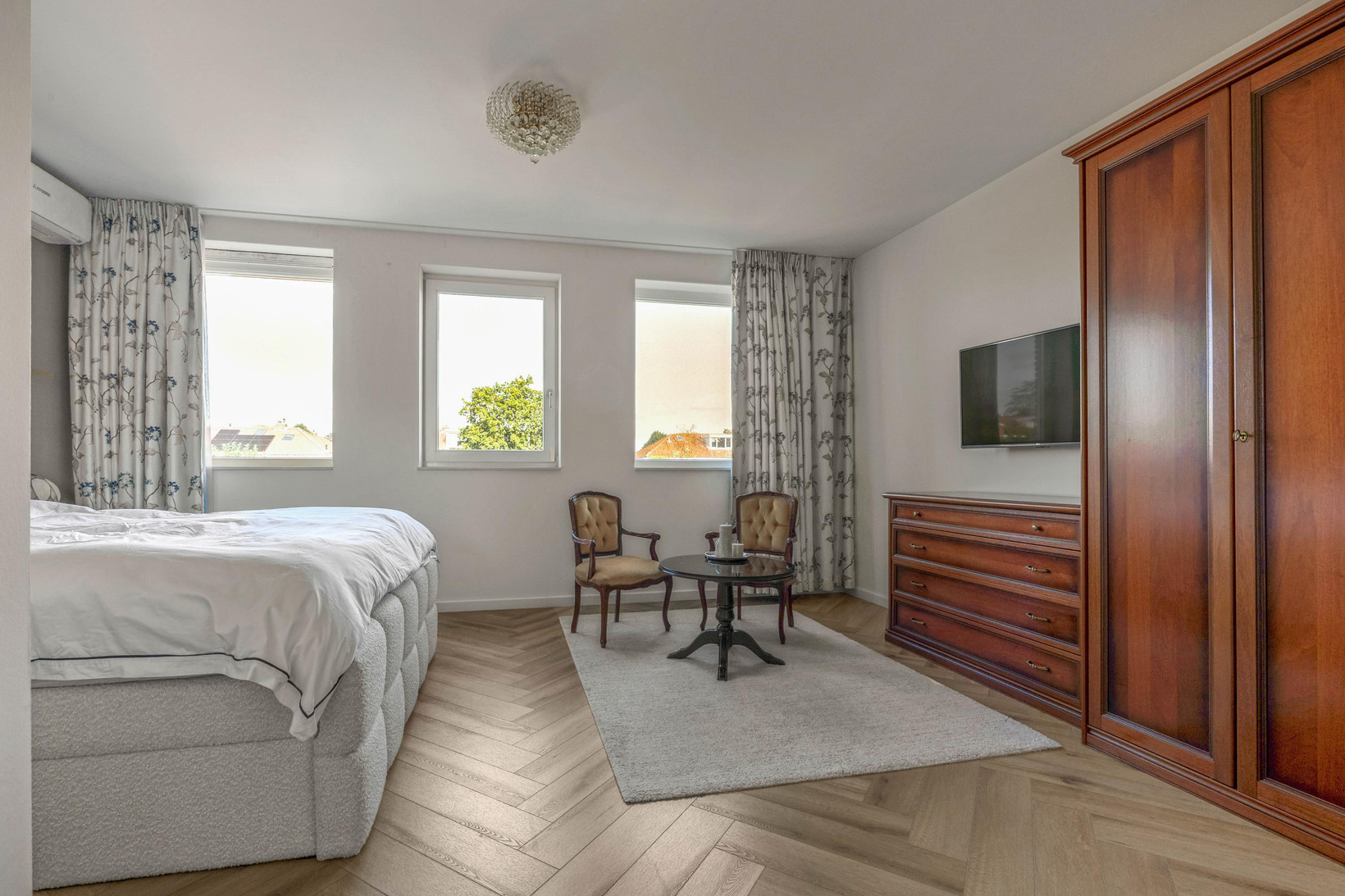 Hoekwoning te koop: Meeroever 22, Hillegom