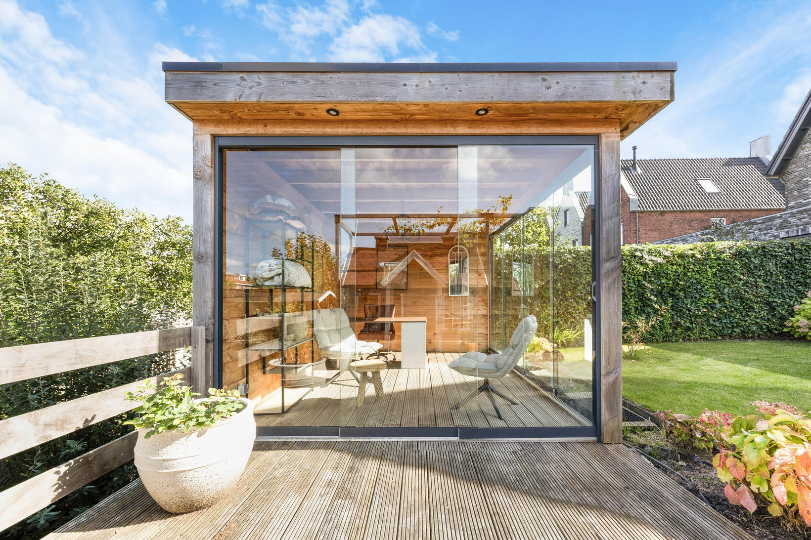 Hoekwoning te koop: Meeroever 22, Hillegom