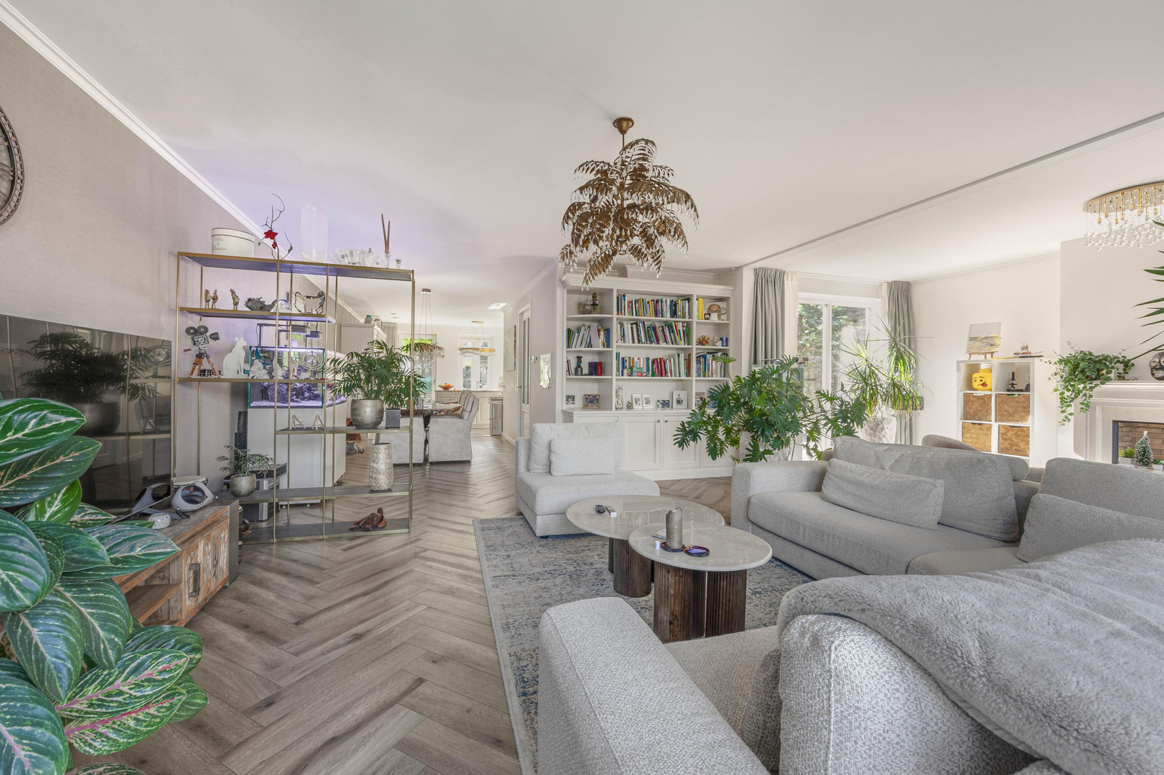 Hoekwoning te koop: Meeroever 22, Hillegom