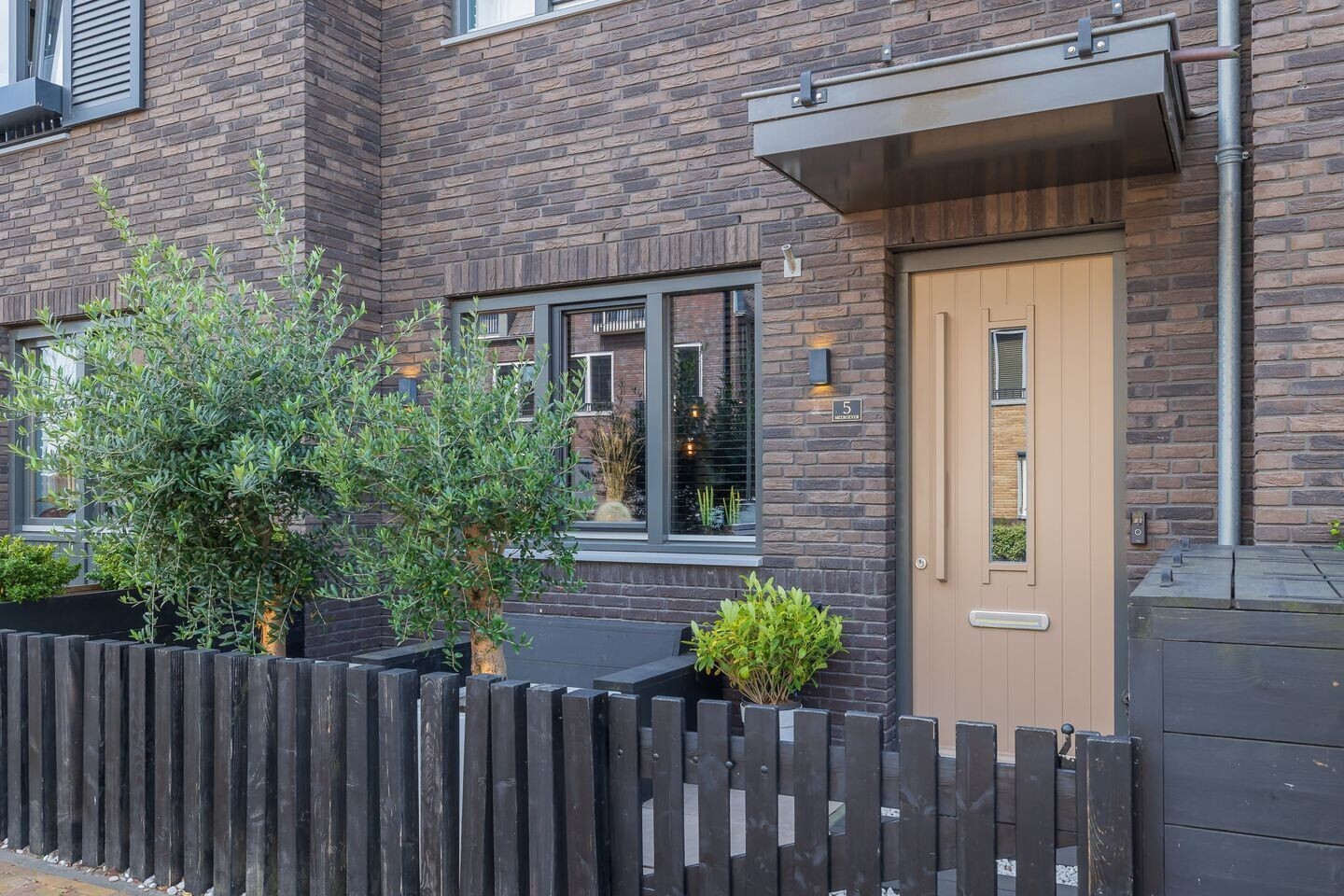 Tussenwoning te koop: Meeroever 5, Hillegom