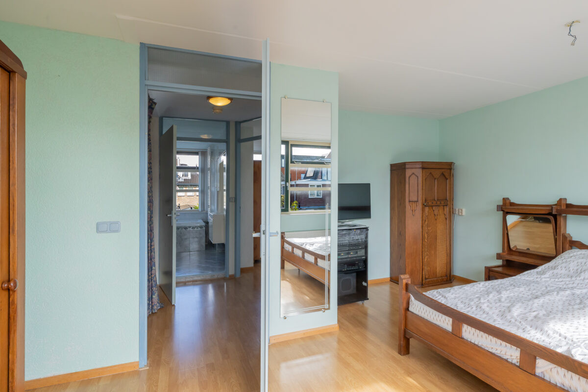 Tussenwoning te koop: Meerdorpstraat 31, Hillegom