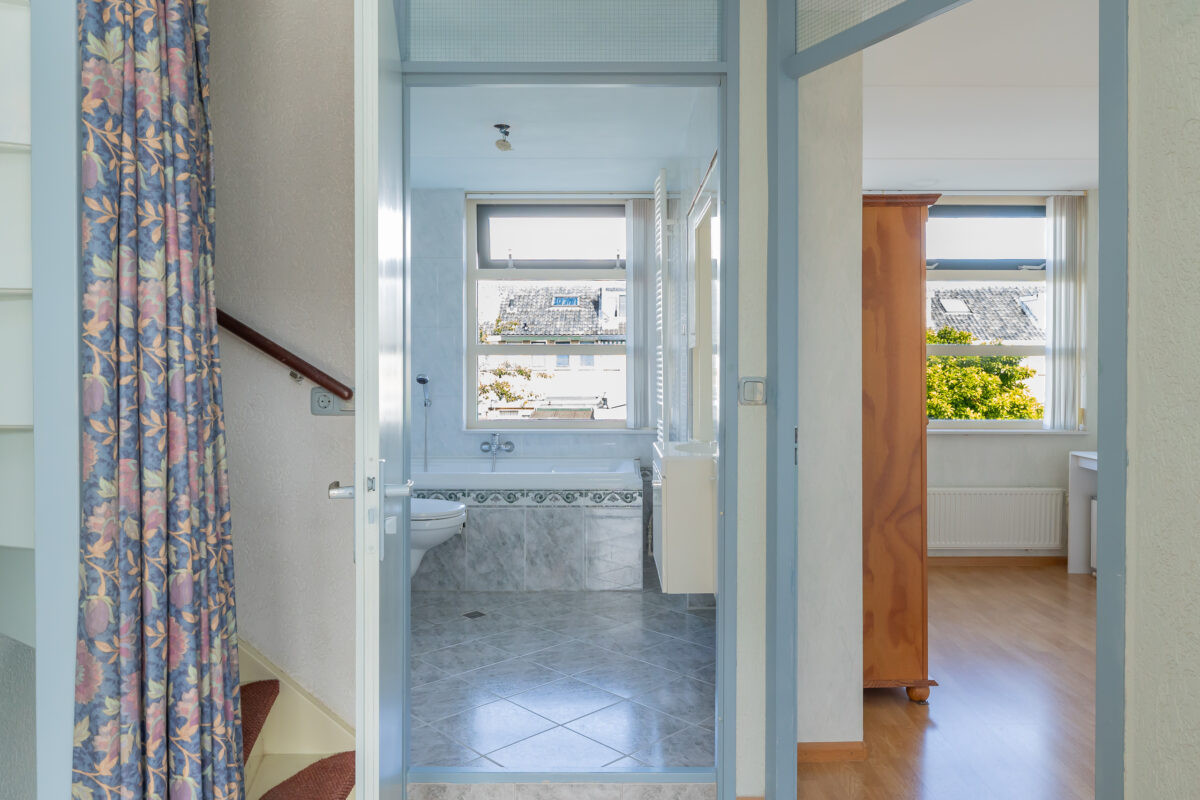 Tussenwoning te koop: Meerdorpstraat 31, Hillegom