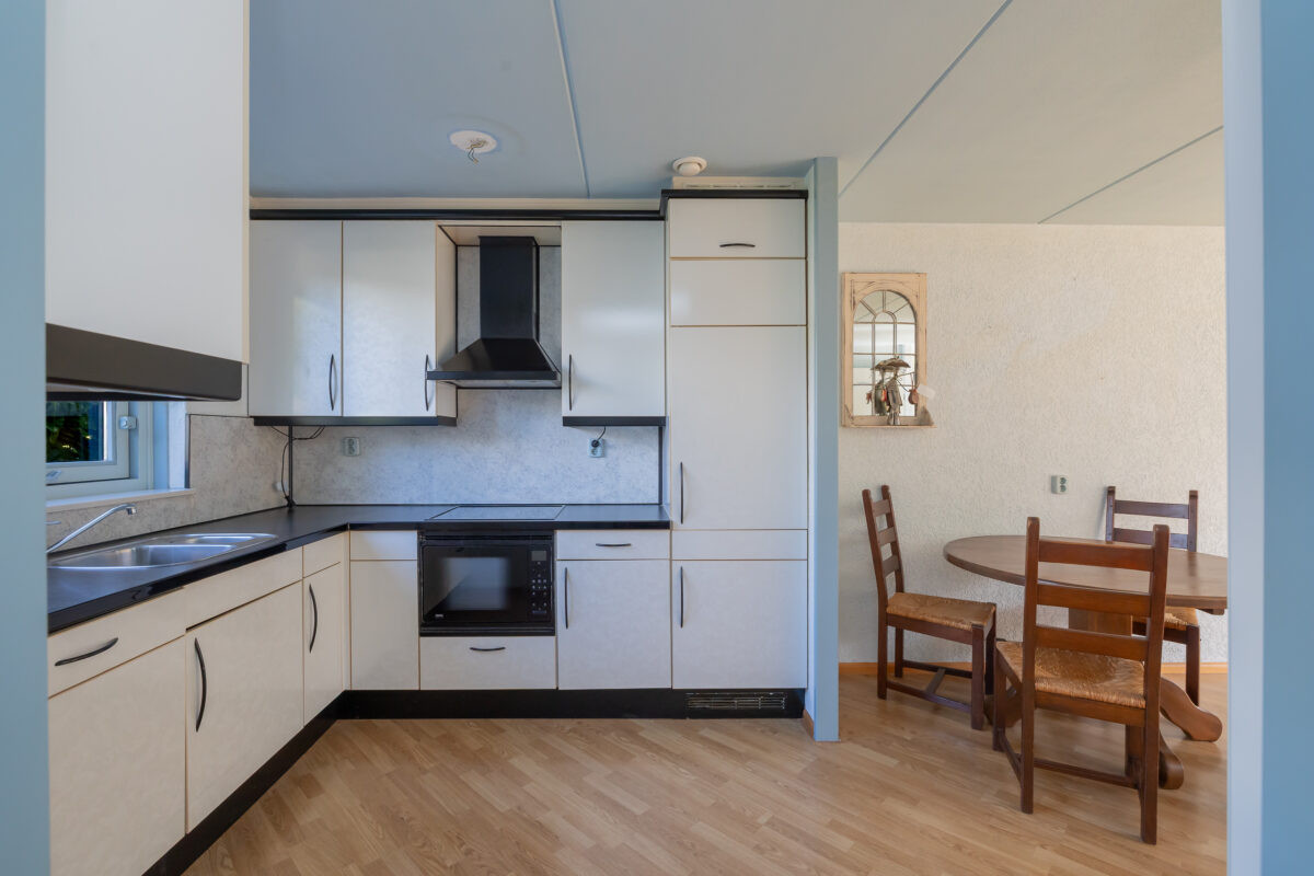Tussenwoning te koop: Meerdorpstraat 31, Hillegom