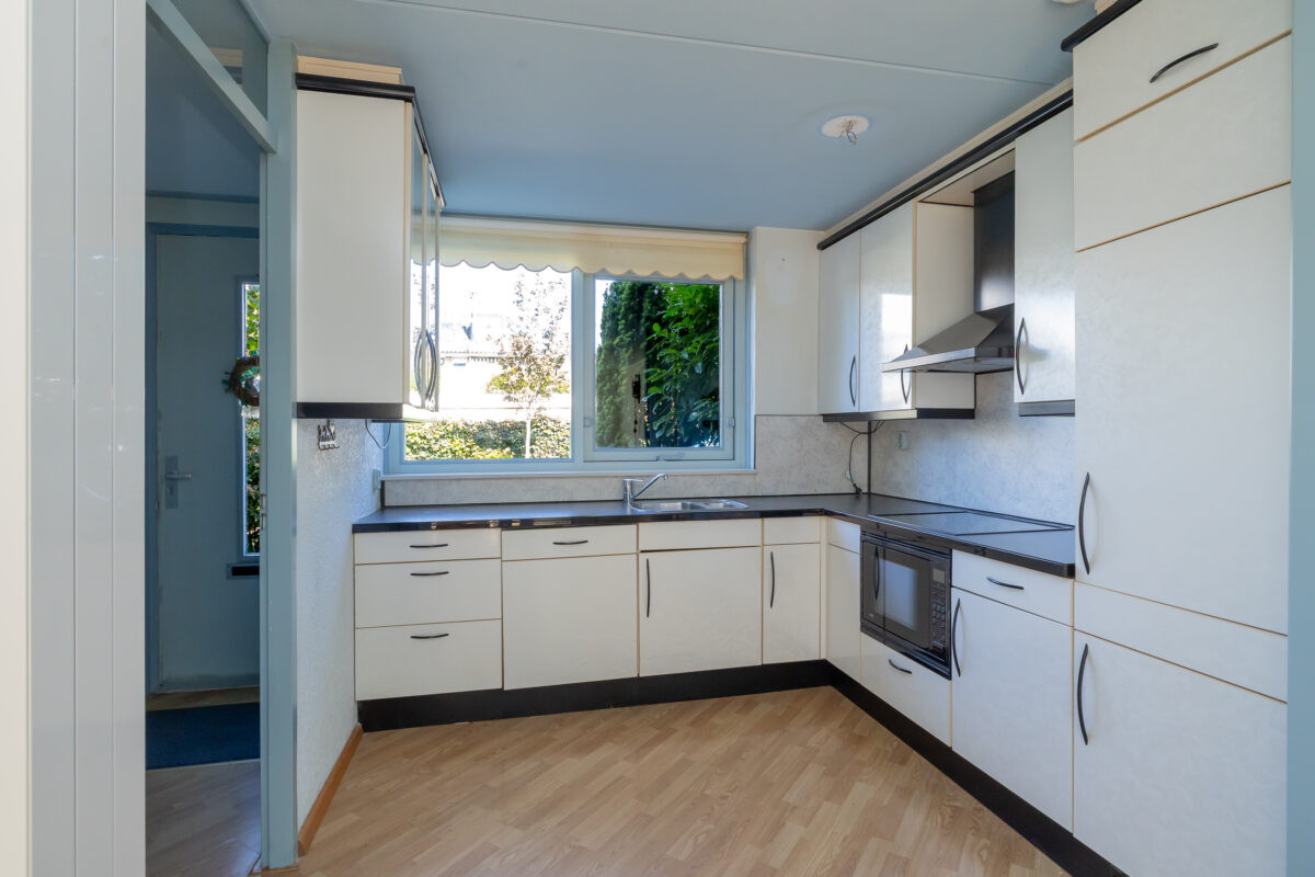 Tussenwoning te koop: Meerdorpstraat 31, Hillegom