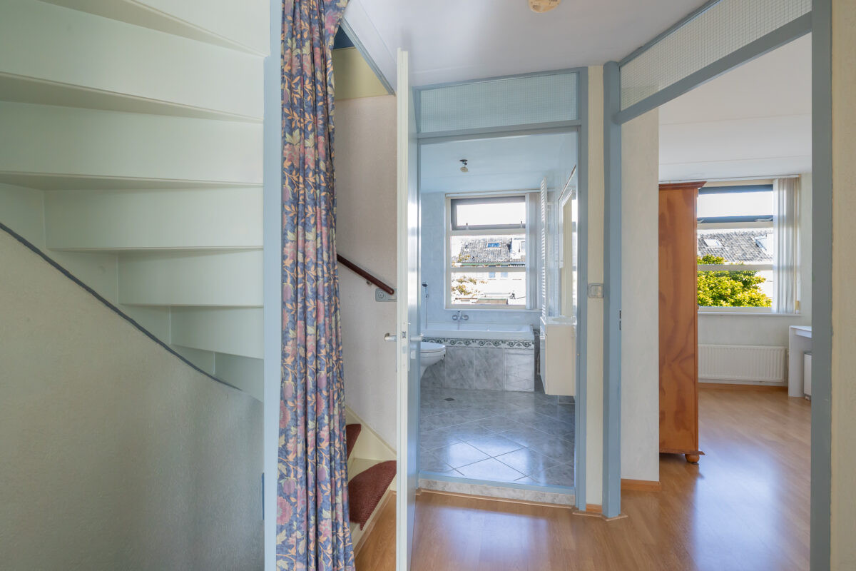 Tussenwoning te koop: Meerdorpstraat 31, Hillegom