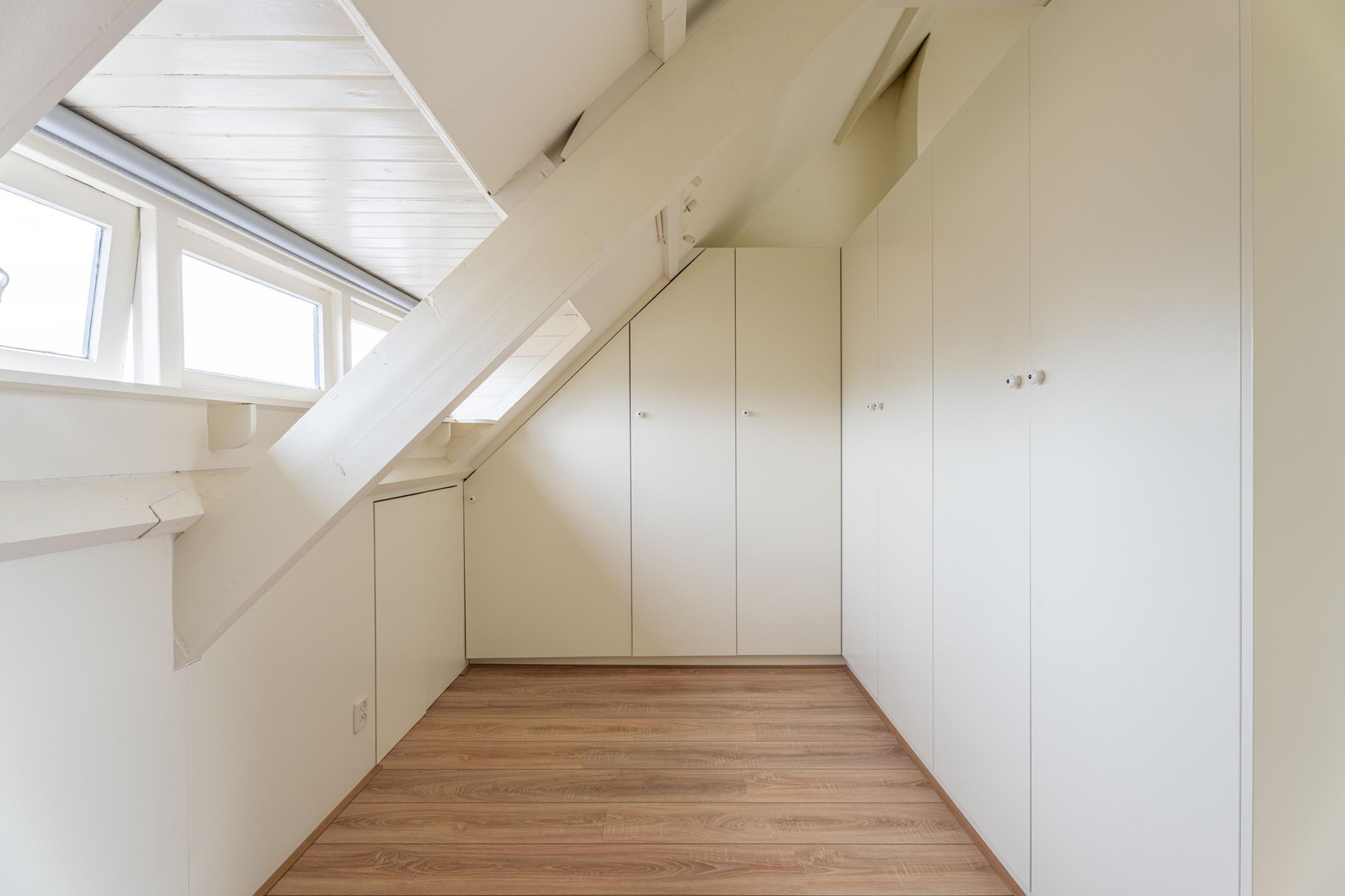 Tussenwoning te koop: Prins Bernhardstraat 32, Hillegom