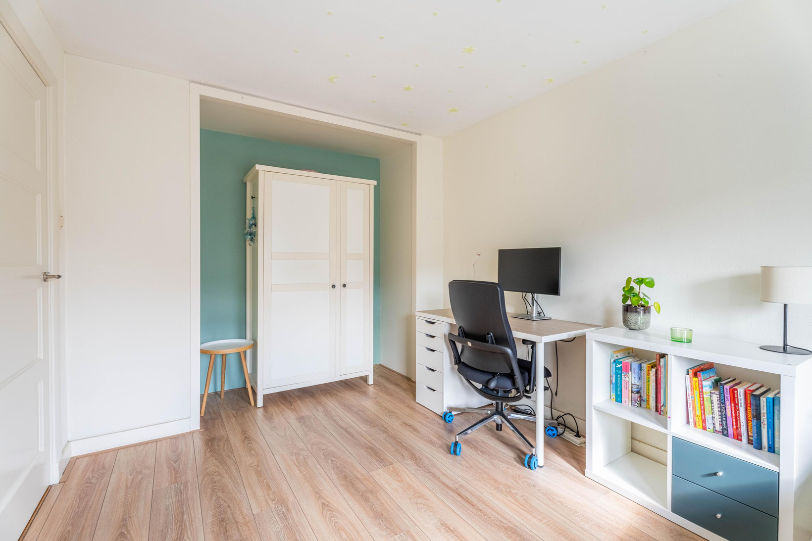 Tussenwoning te koop: Prins Bernhardstraat 32, Hillegom
