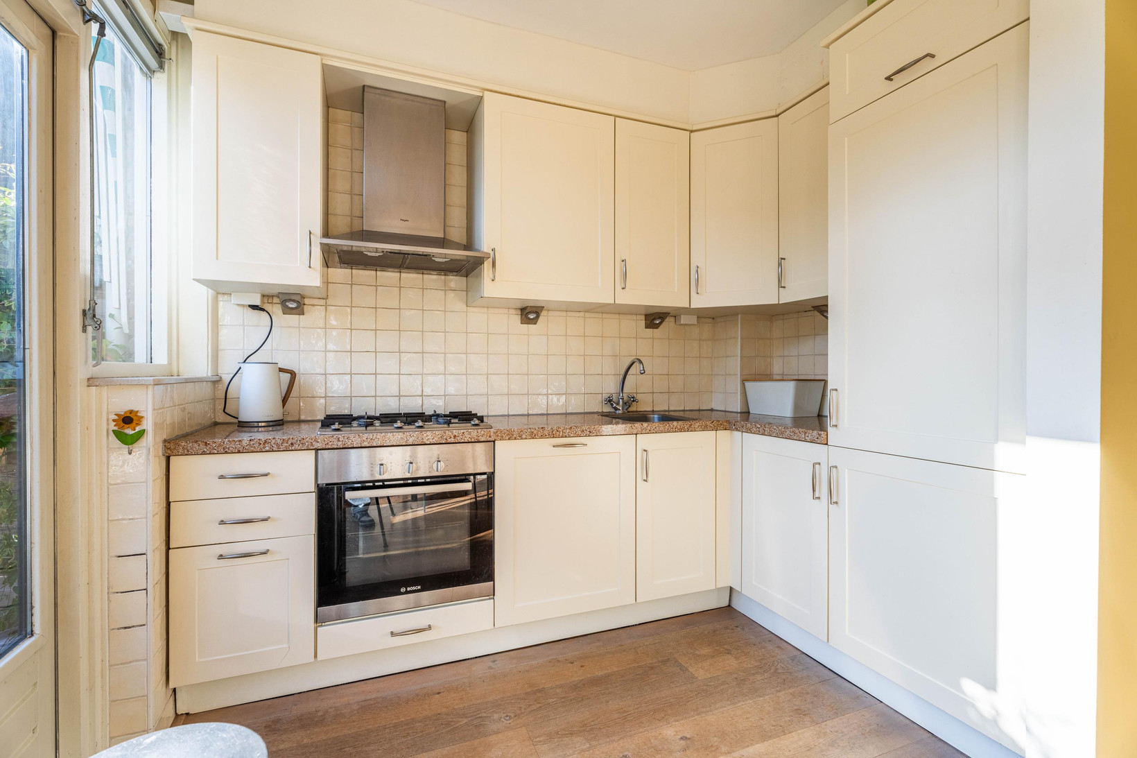 Tussenwoning te koop: Prins Bernhardstraat 32, Hillegom