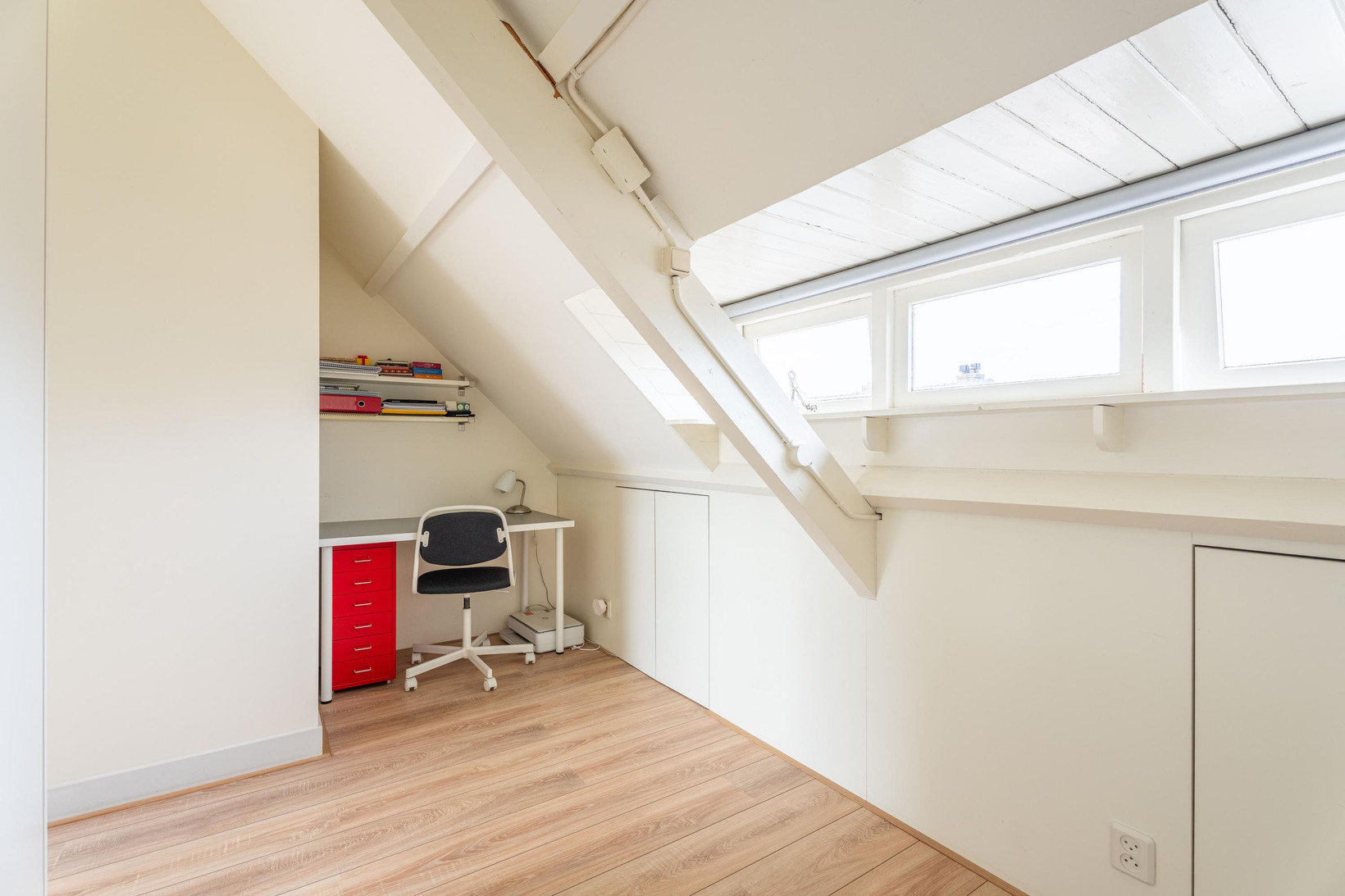 Tussenwoning te koop: Prins Bernhardstraat 32, Hillegom