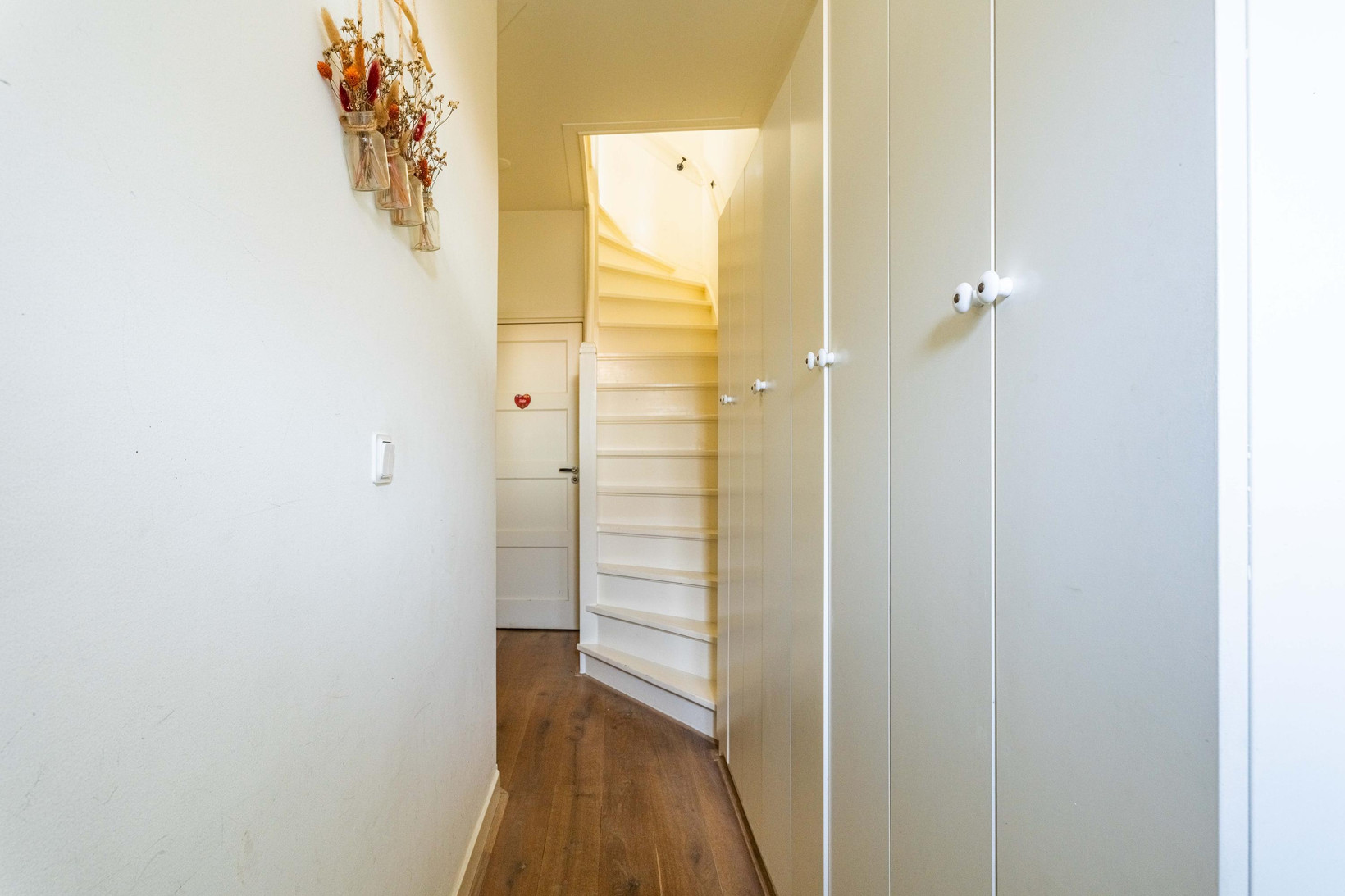 Tussenwoning te koop: Prins Bernhardstraat 32, Hillegom