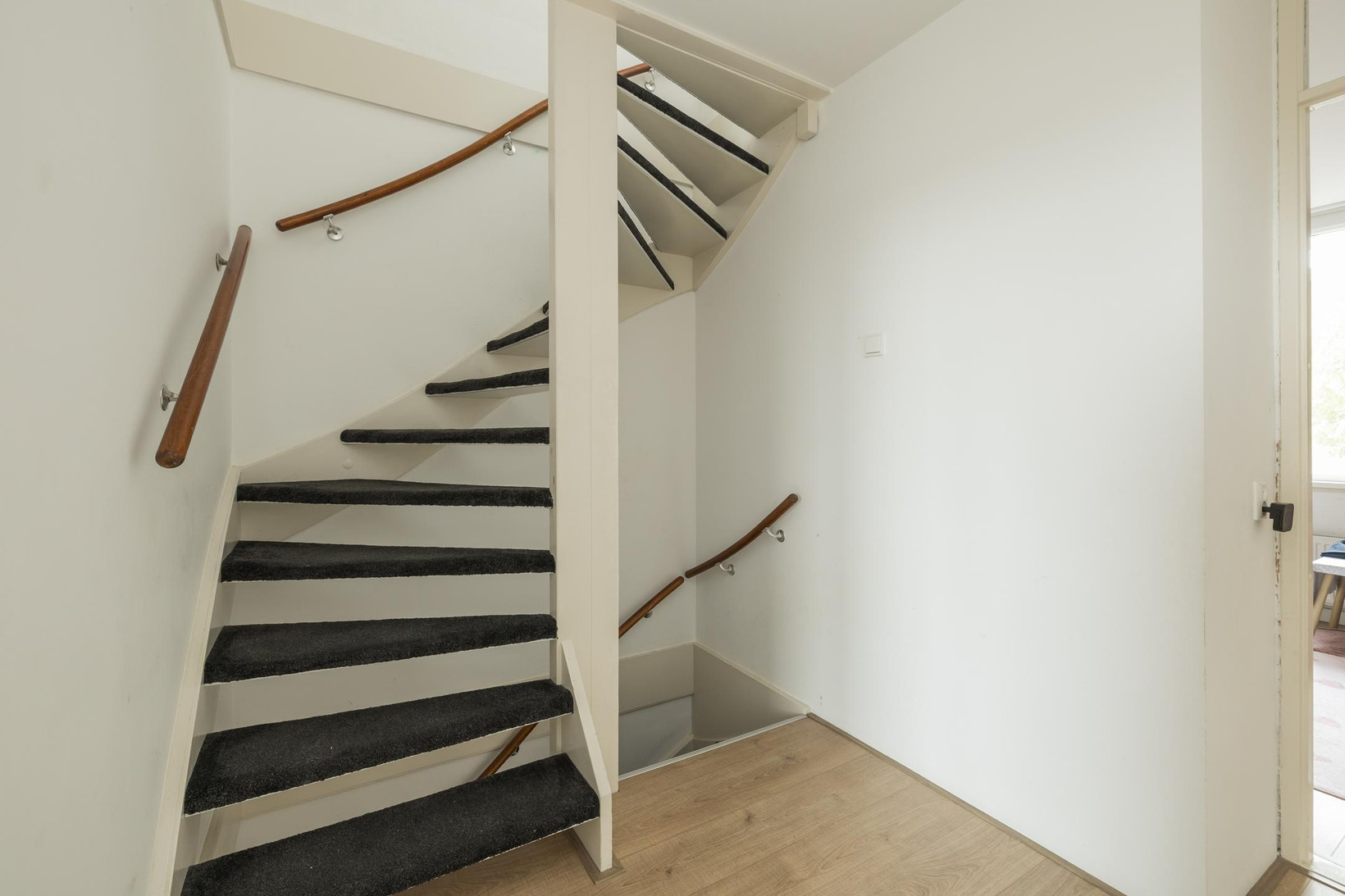 Tussenwoning te koop: Stationsweg 53, Hillegom