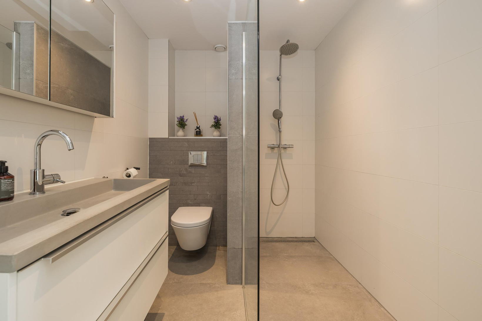 Tussenwoning te koop: Stationsweg 53, Hillegom